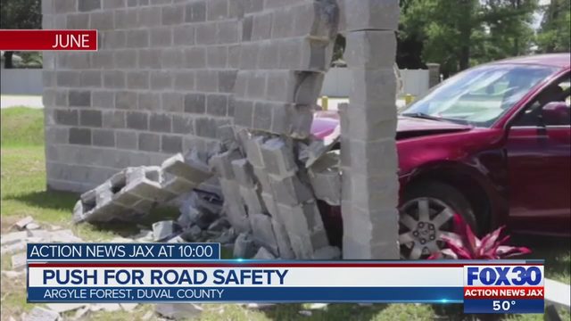 Man dies in crash on Argyle Forest Boulevard, Jacksonville Sheriff's Office says - ActionNewsJax.com